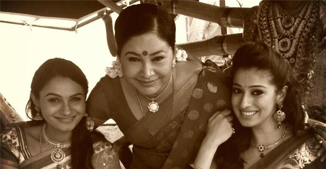 Sundar C started Aranmanai, romancing 3 heroines!