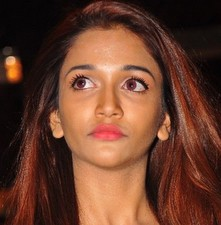 Prithviraj and Anaika Soti in Vasanthabalan's film