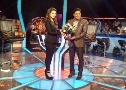 Hansika plays NVOK with Prakash Raj