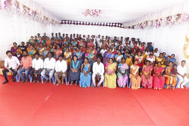 Actor Vijay poses with VMI local body election winners!