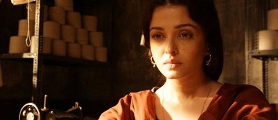 Aishwarya Rai Bachchan bags 'IFFAA' award for Sarbjit