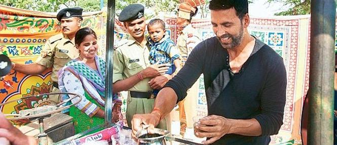 Akshay Kumar sells sugarcane juice on the streets of Jodhpur for new episode of Mission Sapne
