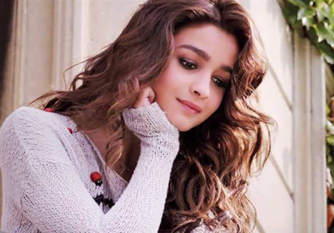 Alia Bhatt to play a Kashmiri in her next film titled 'Raazi'