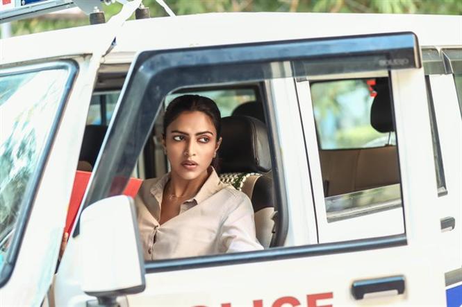 Amala Paul in 8 Episode Web-Series with U Turn director!
