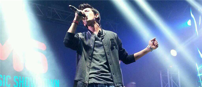 Anirudh and Andrea croon for Simbu's Vaalu
