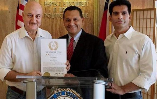 Anupam Kher receives Honoured Guest Of Texas award