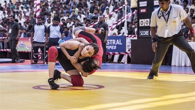 Anushka Sharma swings into action as Sultan's 'dhobi pachad master'