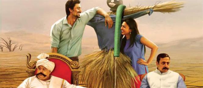 Arvind Kejriwal watches Kunal Kapoor's 'Kaun Kitney Paani Mein'