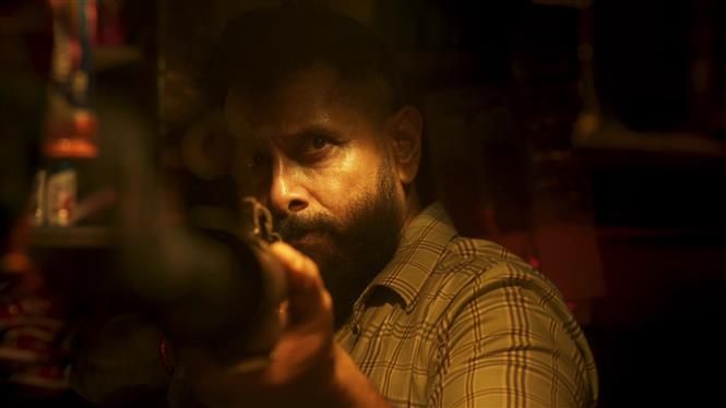 Chiyaan 62 titled Veera Dheera Sooran Part 2! New teaser feat. Vikram ...