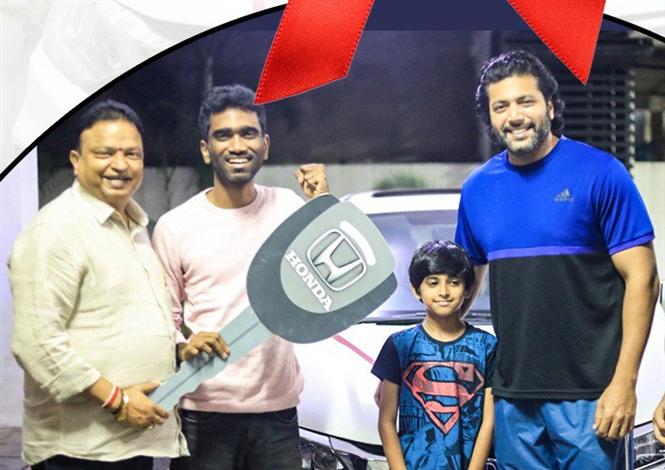 Comali director gets a Honda City car gifted by producer