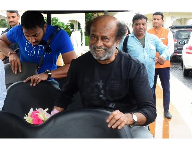 Darbar: Rajinikanth begins shooting at Jaipur