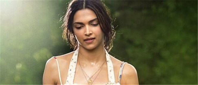Deepika's Look in Finding Fanny revealed