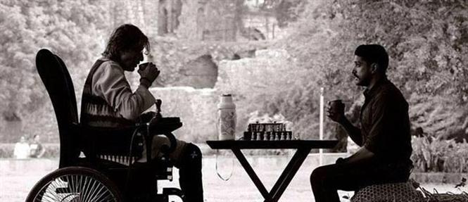 Farhan Akhtar Wraps up Wazir Shoot