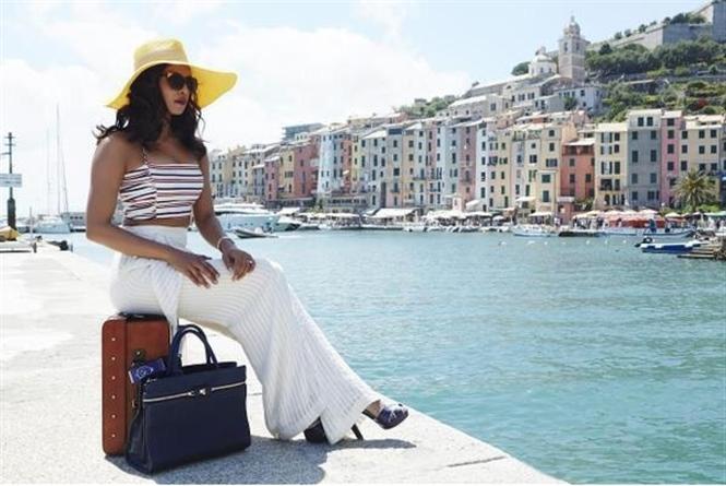 First Look of Priyanka Chopra in Dil Dhadakne Do