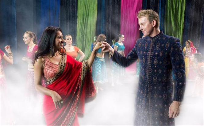 Former Australian Cricketer Brett Lee turns Actor in UnIndian