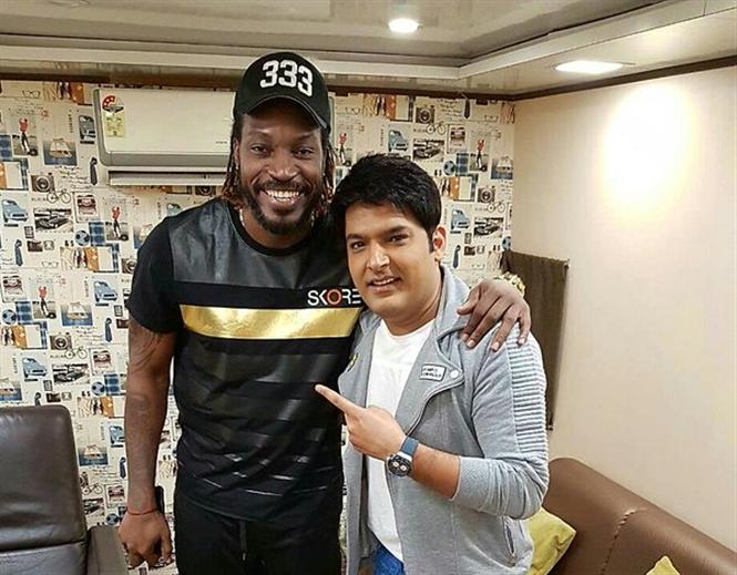 Kapil Sharma poses with his mad friend-RCB run machine Chris Gayle