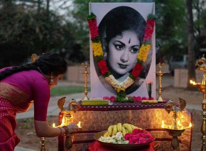 Keerthy Suresh's Mahanati wrapped up, team pays tribute to actress Savithri