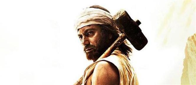 Manjhi - The Mountain Man Preview Hindi Movie, Music Reviews and News