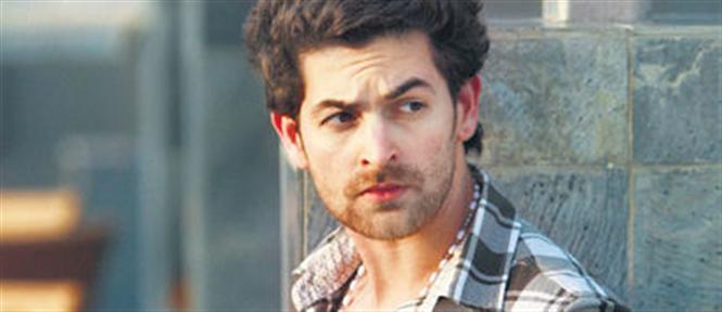 Neil Nitin dubs in his own voice for Vijay's Kaththi