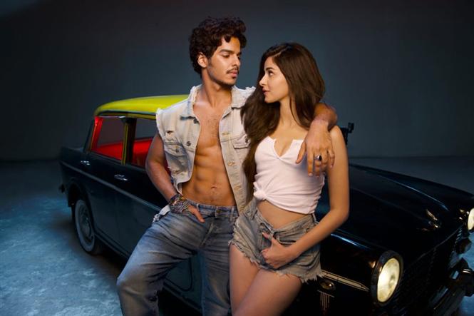 Official: Ishaan Khatter and Ananya Panday pair up for Khaali Peeli, first look out