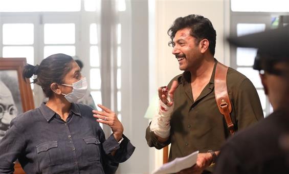 Parasakthi Working Still of Ravi Mohan Unveiled