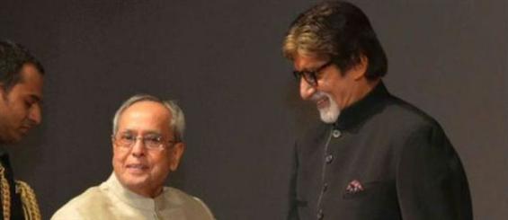 President Pranab Mukherjee watches Piku screening with Amitabh Bachchan