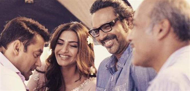 Salman Khan, Sonam Kapoor on the sets of 'Prem Ratan Dhan Payo'