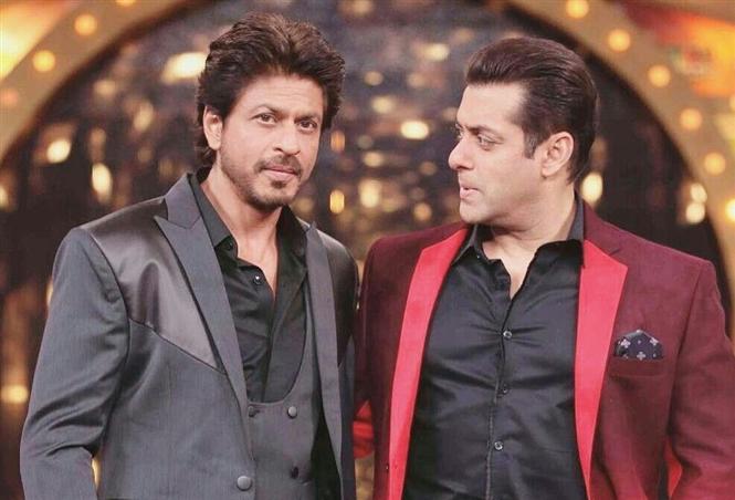 Salman Khan visits Shah Rukh after NCB arrests Aryan Khan