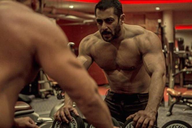 Salman Khan works out in a new still from 'Sultan'