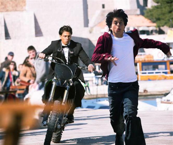 Shah Rukh Khan chases Shah Rukh Khan!