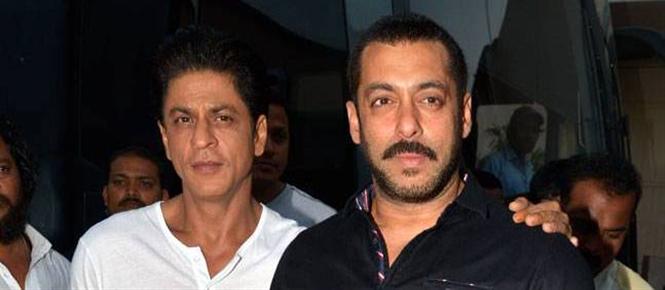 Shah Rukh Khan shoots for 'Bigg Boss 9' with Salman Khan