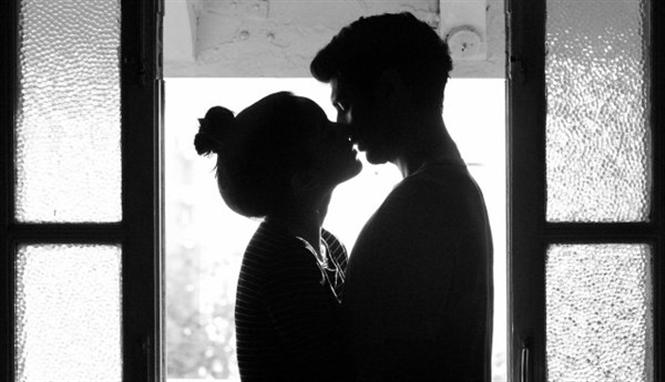 Shraddha Kapoor And Aditya Roy Kapur Sizzle In OK Jaanu Still