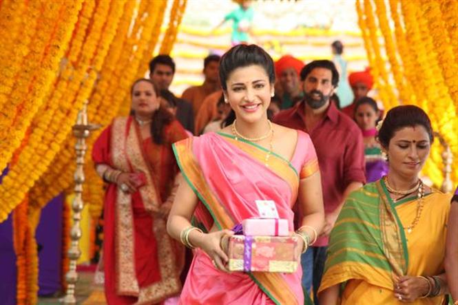 shruti-haasan-s-marathi-mulgi-look-in-gabbar-is-back-hindi-movie-music