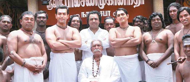 Siddharth's Kaaviya Thalaivan theatrical trailer to release soon
