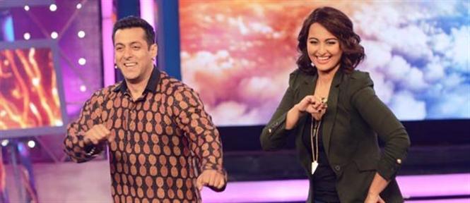 Sonakshi Sinha promotes Action Jackson on Salman's Bigg Boss 8