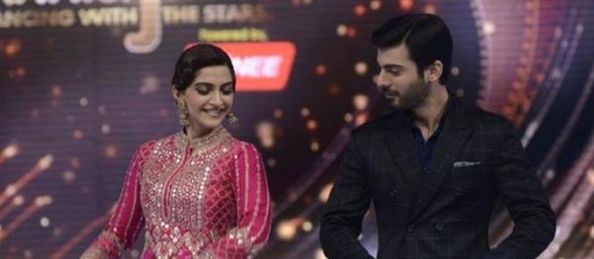 Sonam Kapoor & Fawad Khan promote Khoobsurat on Jhalak Dikhhlaa Jaa