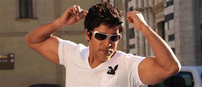 'Terminator' impressed with the efforts of 'Chiyaan' Vikram's performance in Ai