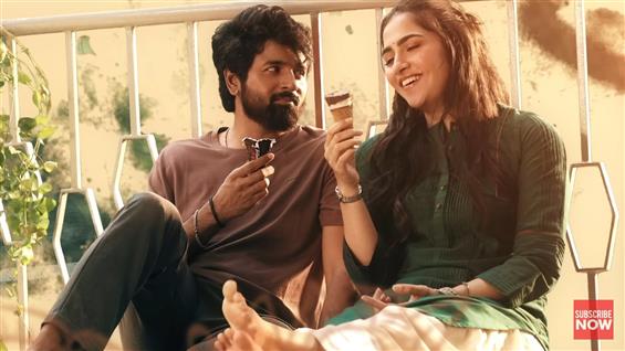 Thangapoovey Video Song from Madharaasi Released