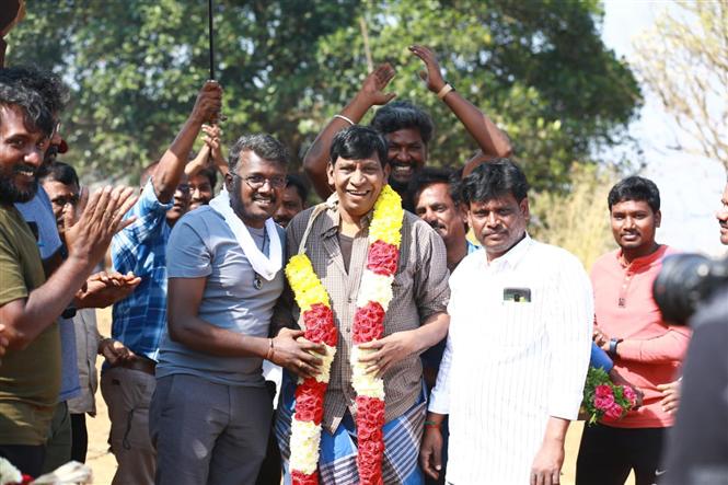 Vadivelu gets a grand welcome at Maamannan shooting spot! 