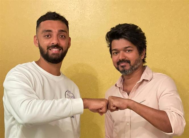 Varun Chakravarthy, Vijay 'Master' fist-bump! Fans go feral!