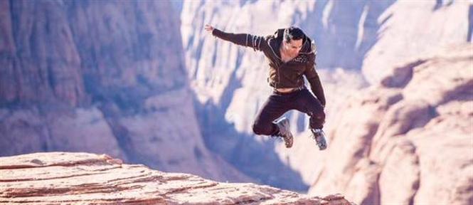 Varun Dhawan performs a dangerous stunt for ABCD2