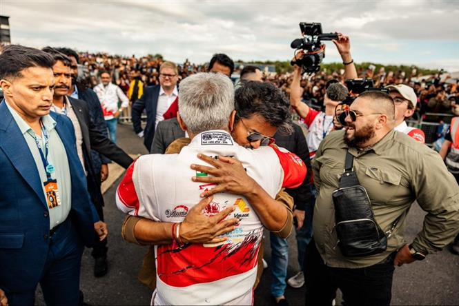 Vijay and Ajith reunite at Silverstone; viral hug clips flood socials