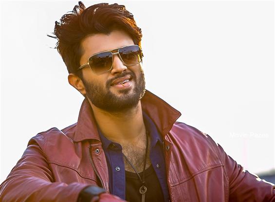 Vijay Deverakonda's Taxiwaala Teaser