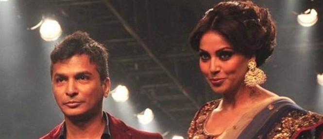 Vikram Phadnis to direct Bipasha Basu in his debut film