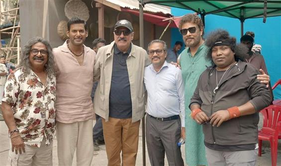 Vishal Meets Boman Irani on Purushan Sets