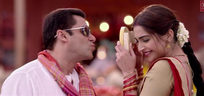 Watch Aaj Unse Milna Hai Video Song From Prem Ratan Dhan Payo Hindi Movie Music Reviews And News